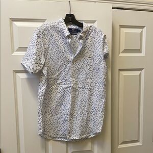 Vineyard Vines White Short-Sleeve Button-Down with Blue Dot Print